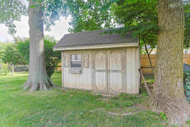 52026 Larkspur Circle, Granger, IN 46530
