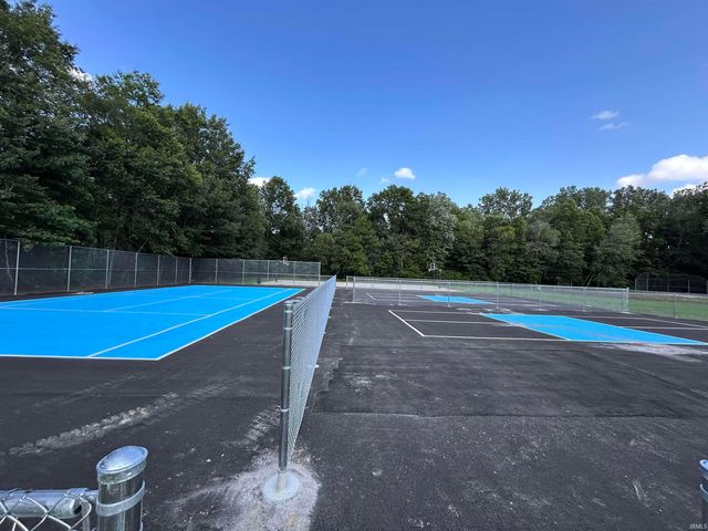 52026 Larkspur Circle, Granger, IN 46530
