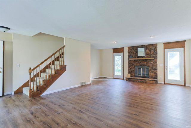 52026 Larkspur Circle, Granger, IN 46530