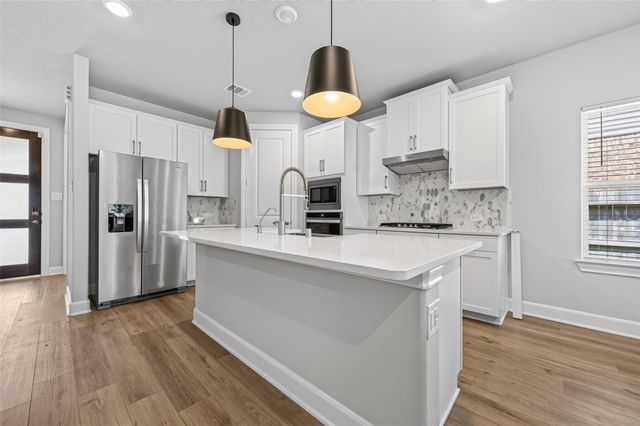7046 Lauren Oak Drive, Conroe, TX 77304