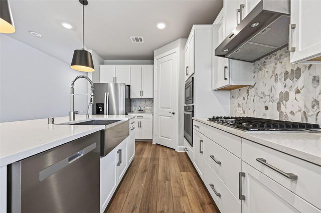 7046 Lauren Oak Drive, Conroe, TX 77304