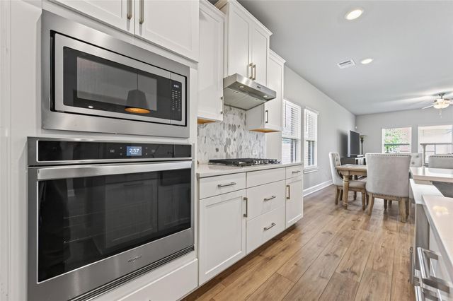 7046 Lauren Oak Drive, Conroe, TX 77304
