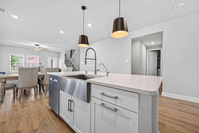 7046 Lauren Oak Drive, Conroe, TX 77304