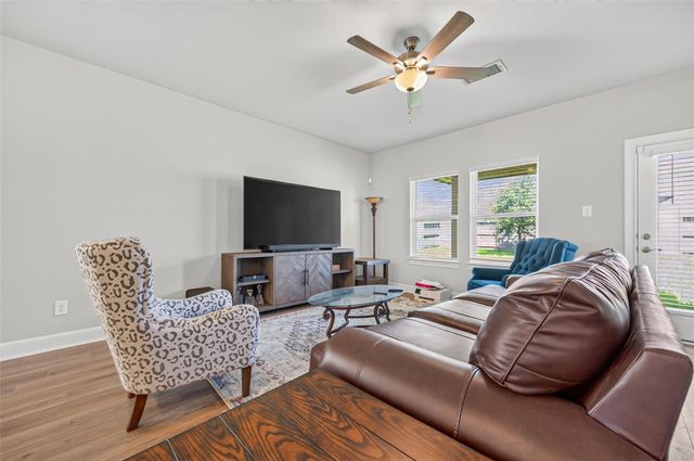 7046 Lauren Oak Drive, Conroe, TX 77304