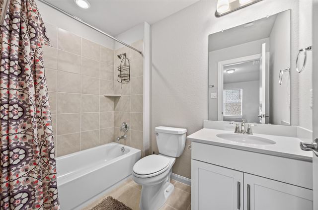 7046 Lauren Oak Drive, Conroe, TX 77304