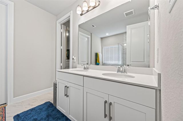 7046 Lauren Oak Drive, Conroe, TX 77304