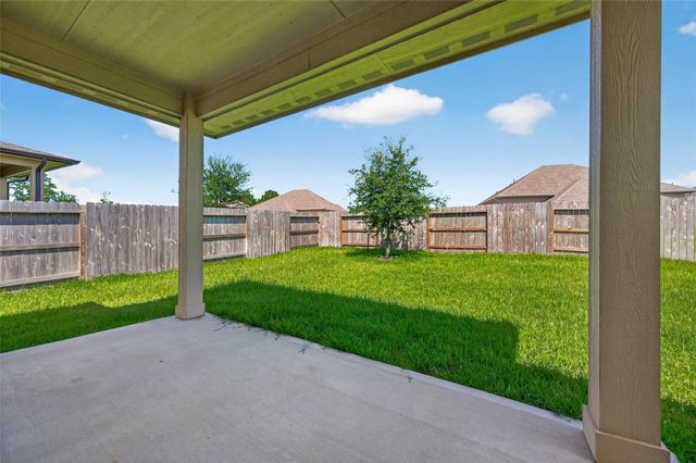 7046 Lauren Oak Drive, Conroe, TX 77304