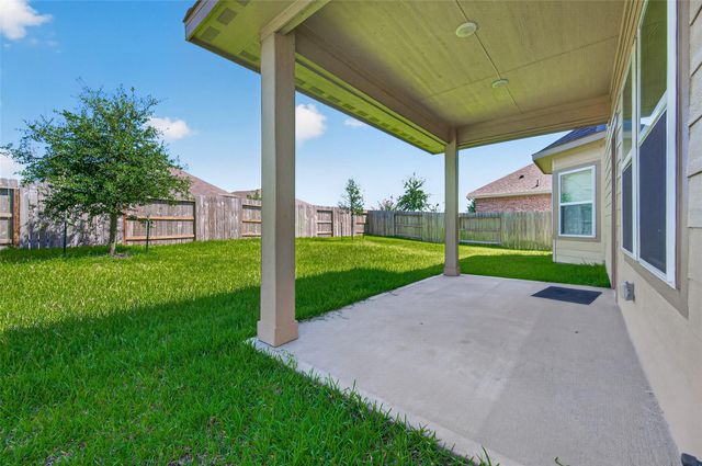 7046 Lauren Oak Drive, Conroe, TX 77304