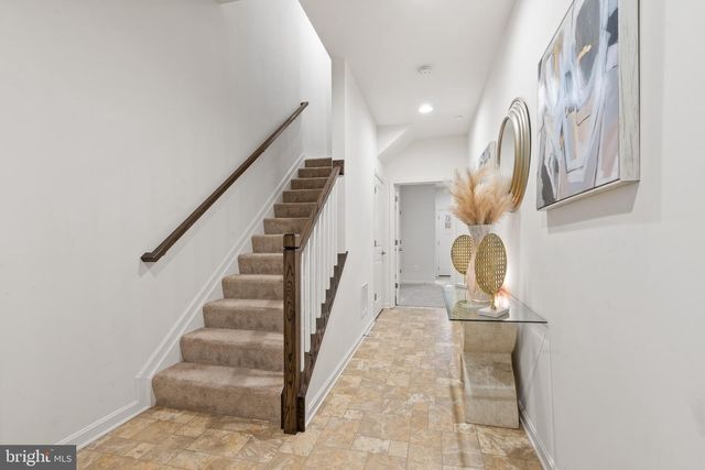 302 TOP COTTAGE COURT, Essex, MD 21221
