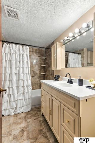 1911 W Street, Omaha, NE 68107