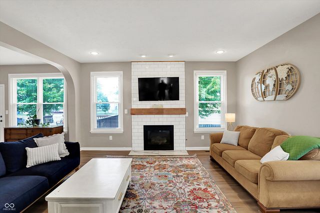 6234 Eagles Nest Boulevard, Zionsville, IN 46077