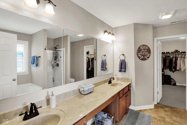 6234 Eagles Nest Boulevard, Zionsville, IN 46077