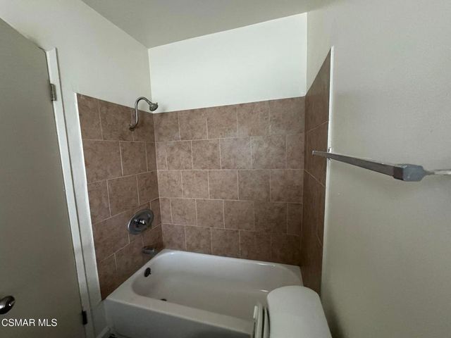 13507 Victory Boulevard 11, Van Nuys, CA 91401