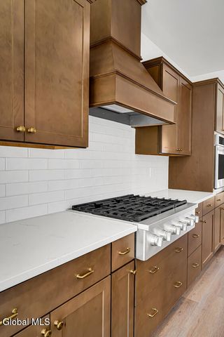 11 Stone Creek Drive, East Greenbush, NY 12061