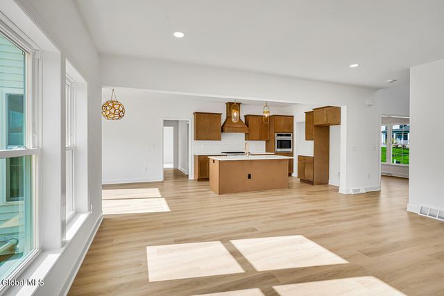 11 Stone Creek Drive, East Greenbush, NY 12061