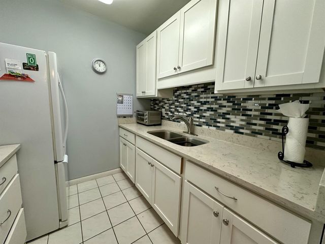 1001 NE 8th Avenue 102, Delray Beach, FL 33483