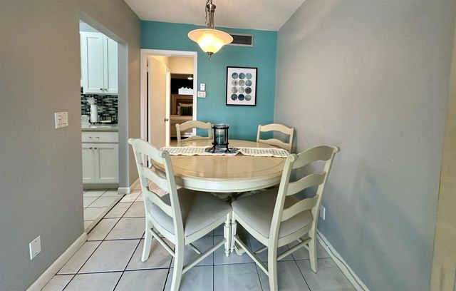 1001 NE 8th Avenue 102, Delray Beach, FL 33483