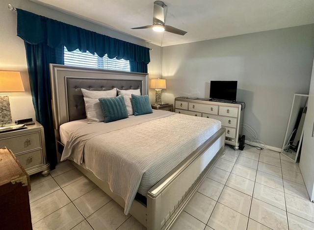 1001 NE 8th Avenue 102, Delray Beach, FL 33483