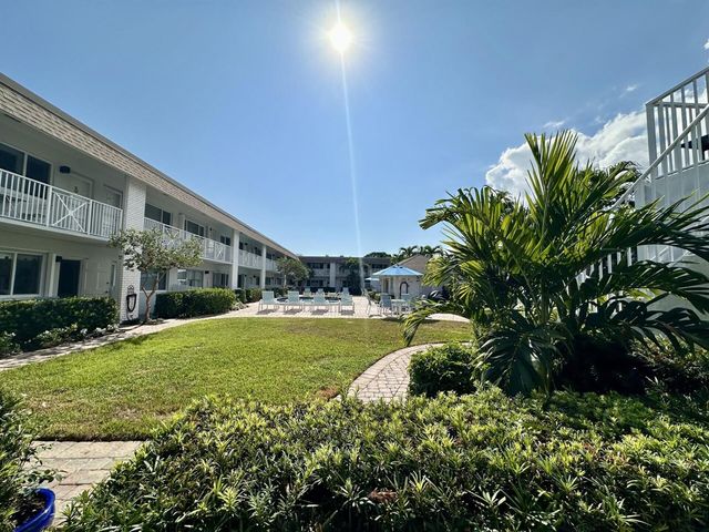 1001 NE 8th Avenue 102, Delray Beach, FL 33483