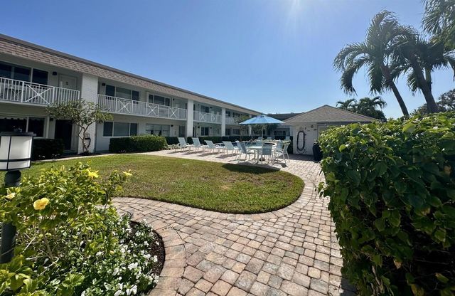 1001 NE 8th Avenue 102, Delray Beach, FL 33483