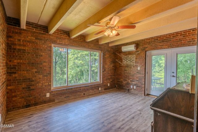 944 Smoky Mountain View Court, Seymour, TN 37865
