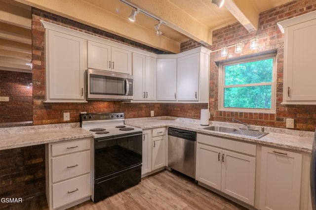 944 Smoky Mountain View Court, Seymour, TN 37865