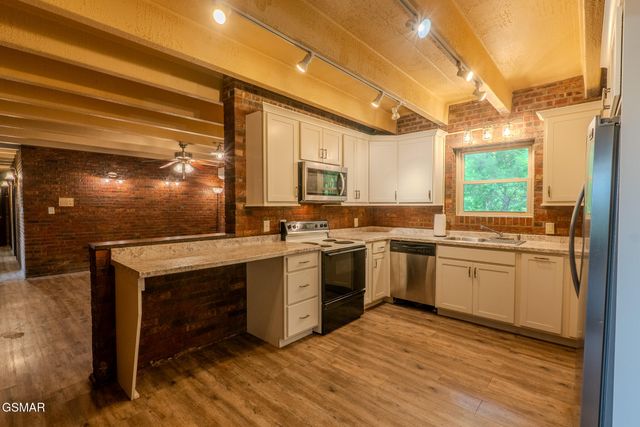 944 Smoky Mountain View Court, Seymour, TN 37865