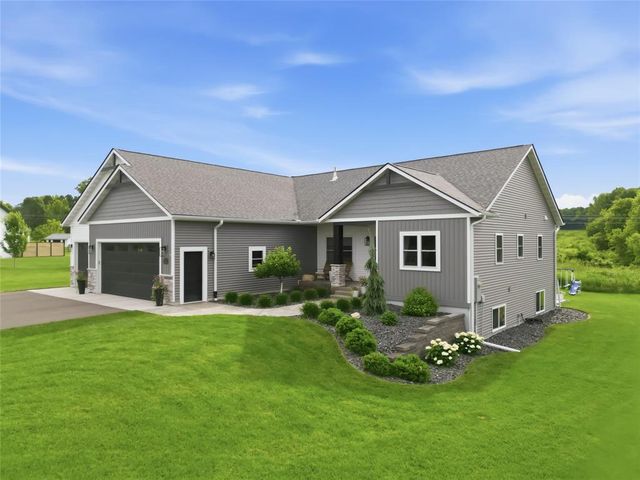 8777 S Cottonwood Circle, Eau Claire, WI 54701