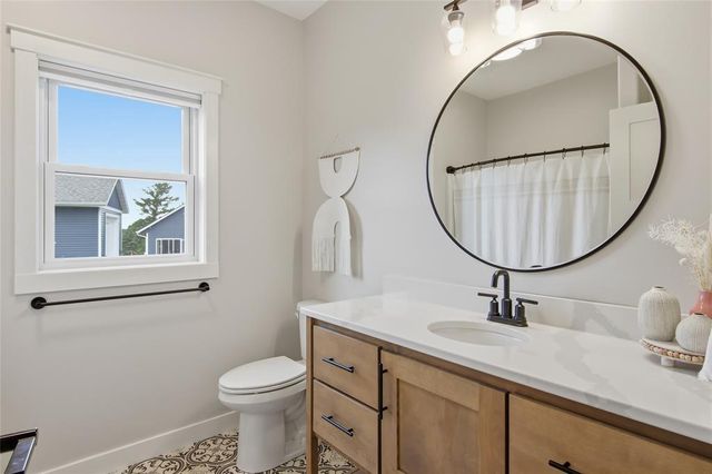 8777 S Cottonwood Circle, Eau Claire, WI 54701