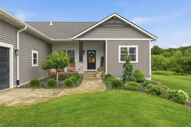 8777 S Cottonwood Circle, Eau Claire, WI 54701