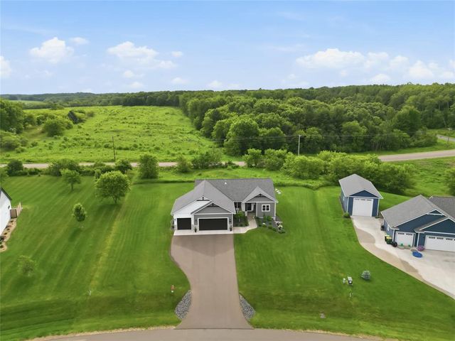 8777 S Cottonwood Circle, Eau Claire, WI 54701