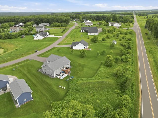 8777 S Cottonwood Circle, Eau Claire, WI 54701