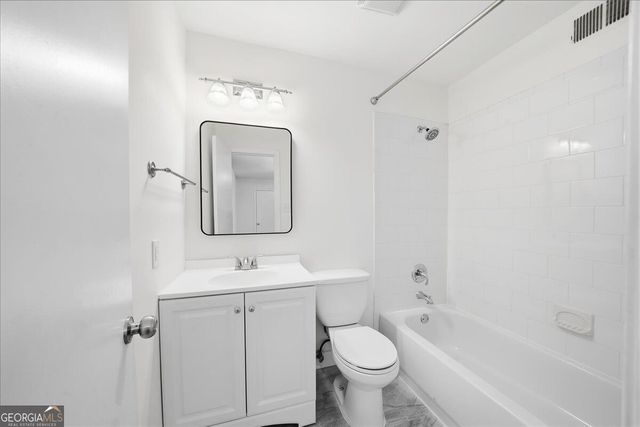 1402 Brighton Point, Sandy Springs, GA 30328