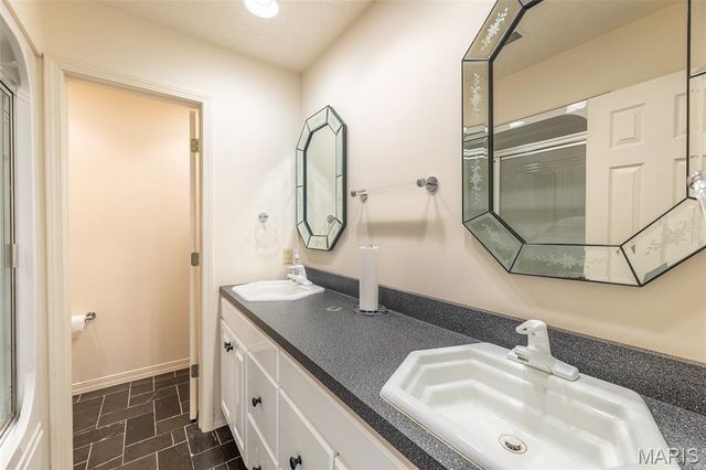 2566 Stone Ridge Drive, Poplar Bluff, MO 63901