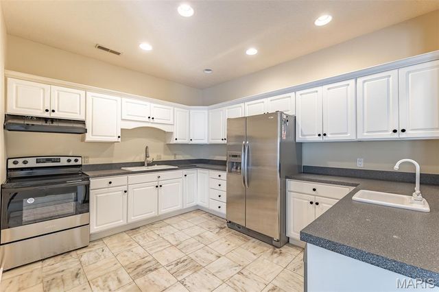 2566 Stone Ridge Drive, Poplar Bluff, MO 63901