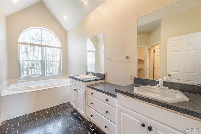 2566 Stone Ridge Drive, Poplar Bluff, MO 63901