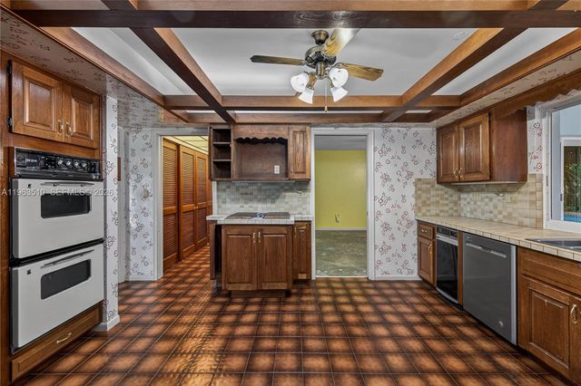 6621 E Tropical Way, Plantation, FL 33317