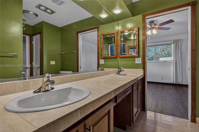 6621 E Tropical Way, Plantation, FL 33317