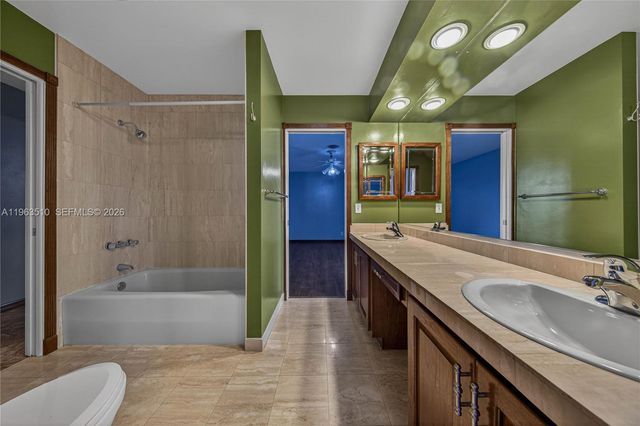 6621 E Tropical Way, Plantation, FL 33317