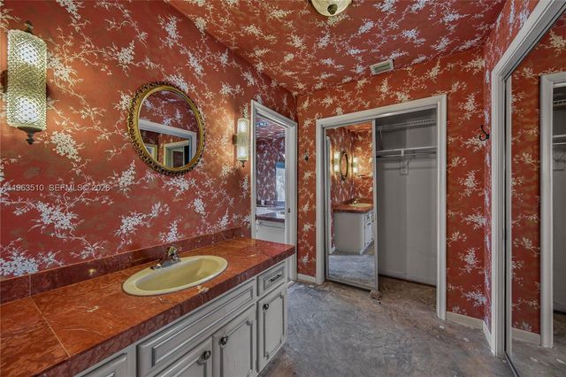 6621 E Tropical Way, Plantation, FL 33317