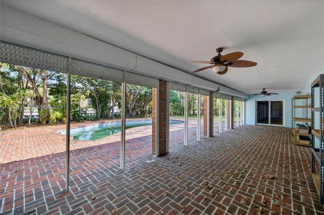 6621 E Tropical Way, Plantation, FL 33317