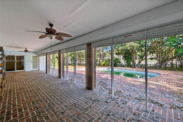 6621 E Tropical Way, Plantation, FL 33317