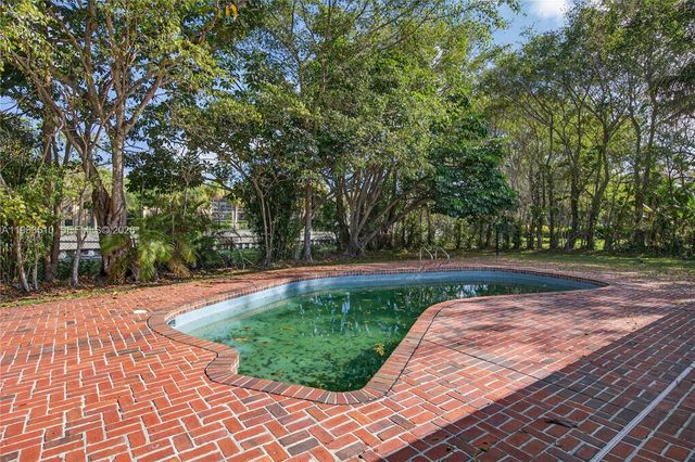 6621 E Tropical Way, Plantation, FL 33317