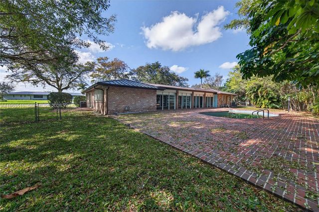 6621 E Tropical Way, Plantation, FL 33317