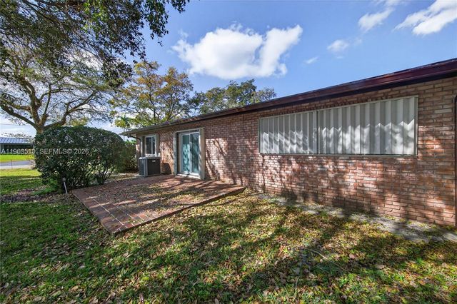 6621 E Tropical Way, Plantation, FL 33317