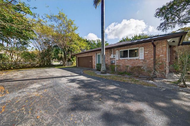 6621 E Tropical Way, Plantation, FL 33317