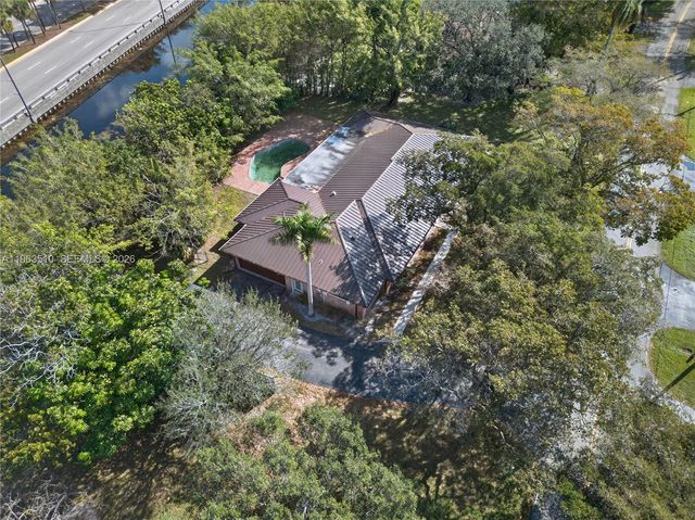 6621 E Tropical Way, Plantation, FL 33317