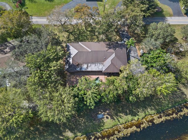6621 E Tropical Way, Plantation, FL 33317