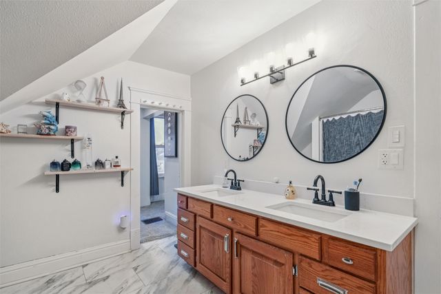 1100 1st Avenue W, Newton, IA 50208