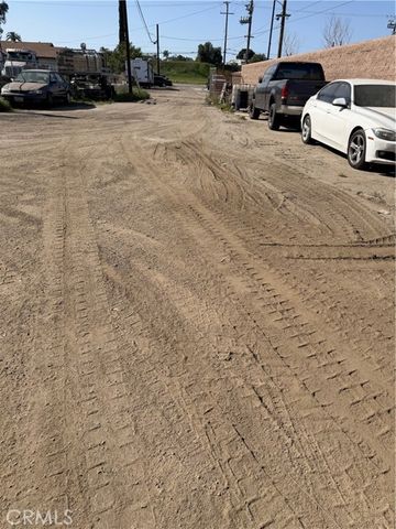 1966 W Rialto, San Bernardino, CA 92410